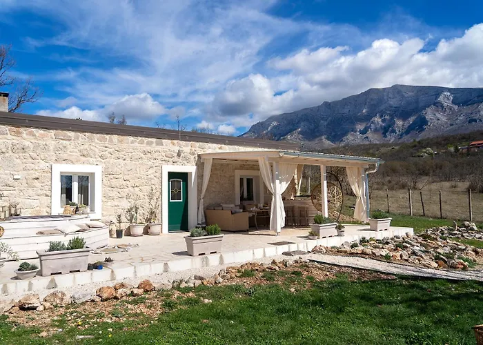 Stone House With Jacuzzi \